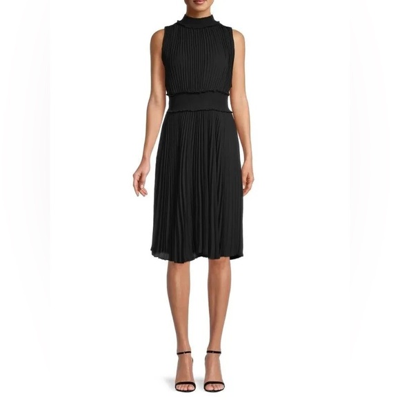 Nanette Lepore Dresses & Skirts - Nanette Lepore NWT $139 Black
Sleeveless Pleated High Neck
Blouson Dress